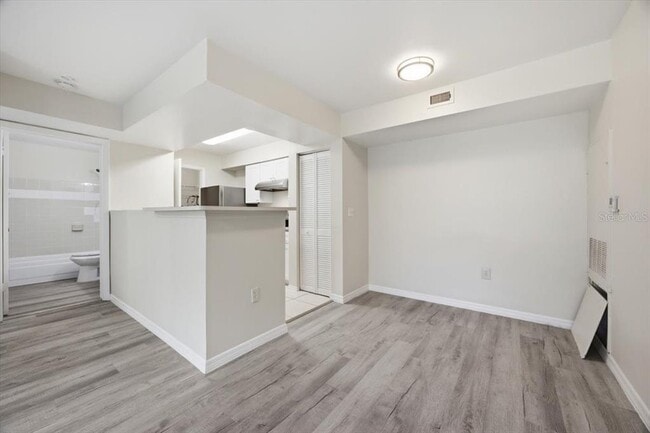 Photo - 3004 Parkway Blvd Unit 106