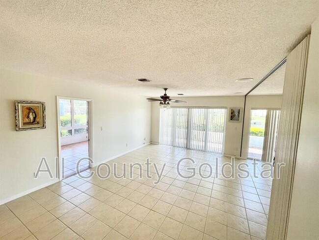 Photo - 437 Wexford Cir