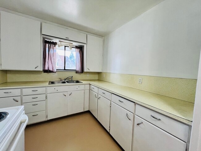 Photo - 118 W Birch St Unit 120