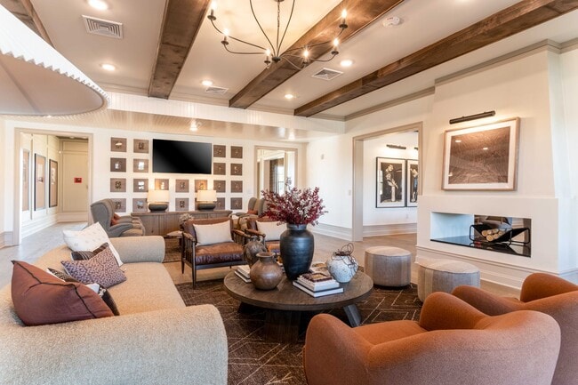 Photo - 250 West Apartments