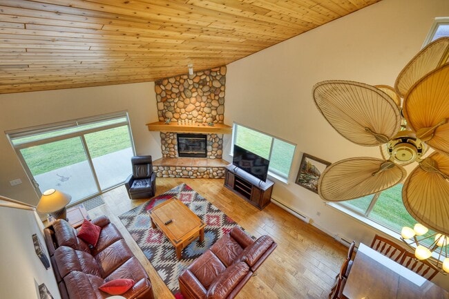 Photo - Immaculate 3 Bed, 3 Bath Furnished Condo in Prime Big Sky Location