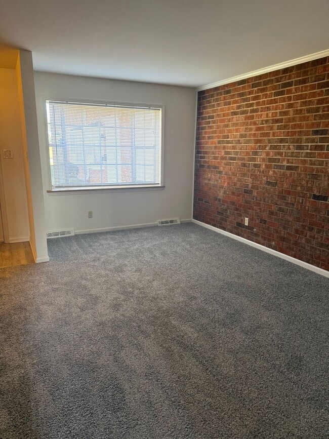 Photo - Adorable 2 Bedroom Convenient to I-29, Sho...