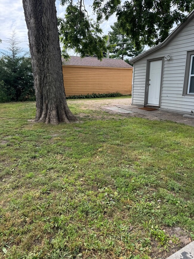 Photo - 1220 Moore St