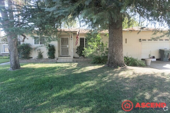 Building Photo - Lovely Home Off S Real Rd and Bell Terr!
