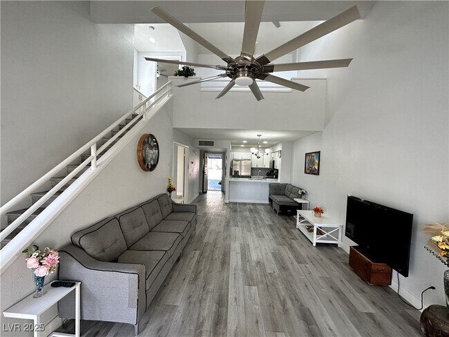 Building Photo - 5503 Orchard Ln Unit 0