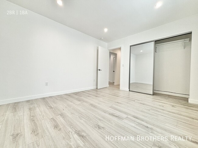 Photo - 564 N Kenmore Ave Unit 2