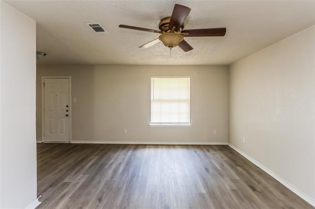 Photo - 204 S 3rd St