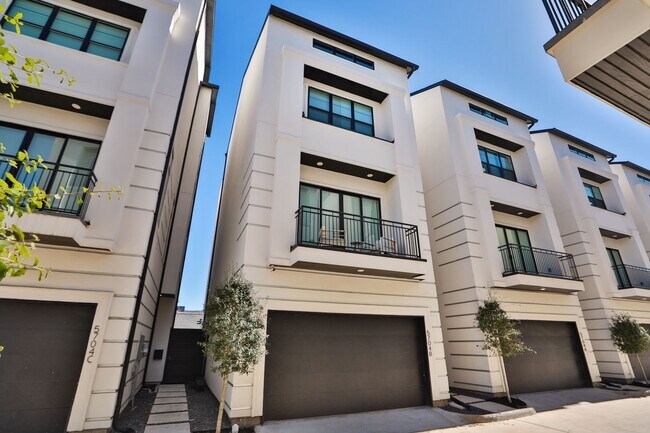 Photo - 5704 Fairdale Ln