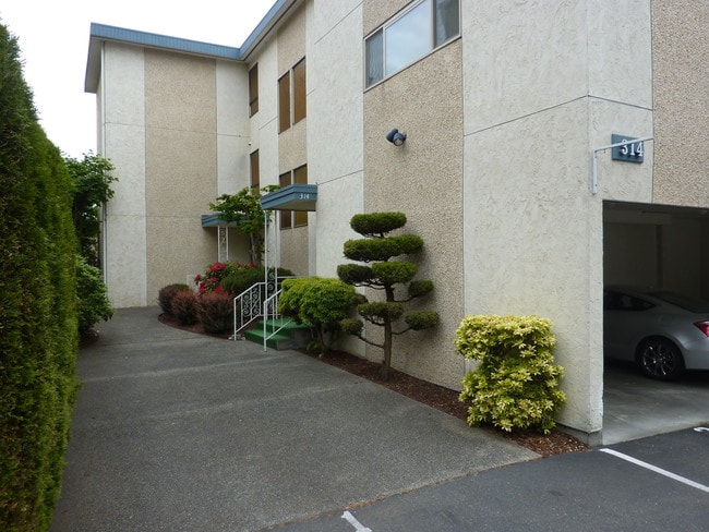 Building Photo - 314 N 134th St Rental