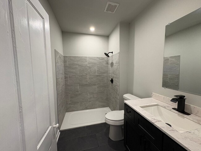 Photo - 1055 Walnut St Unit C