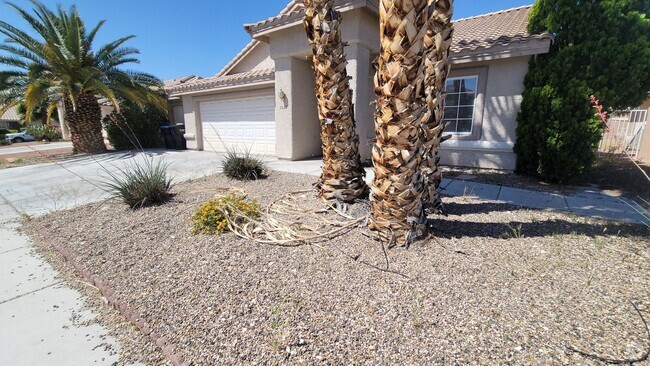Building Photo - Wow! Just the Perfect Three Bedroom Two Ba... Rental