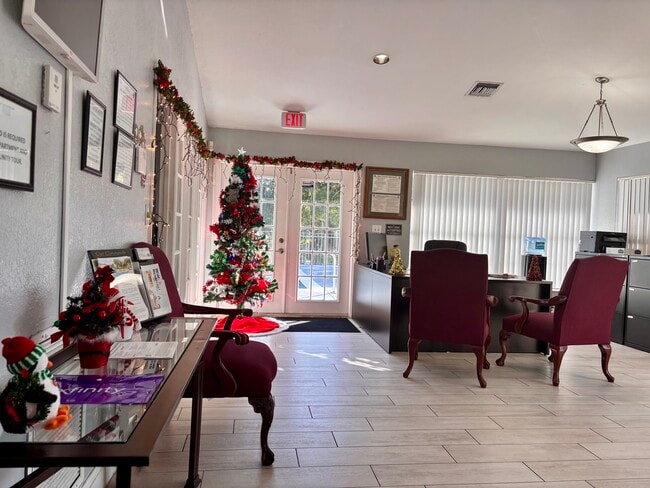 Christmas Specials! Walk ins welcome! - Golf Villas at Sabal Palm Apartments