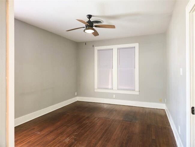 Photo - 4302 Avenue Q