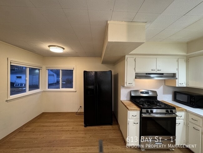 Photo - 613 Bay St Unit 1