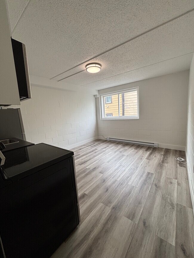 Photo - NEWLY RENOVATED - BACHELOR UNITS - MOVE IN... Unit 0211