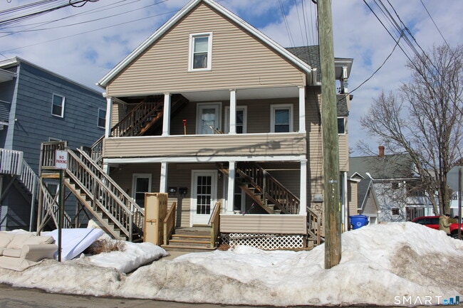 Building Photo - 46 Pulaski St Unit First Floor