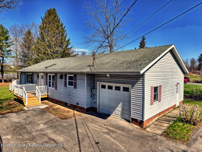 Photo - 11321 NY-32