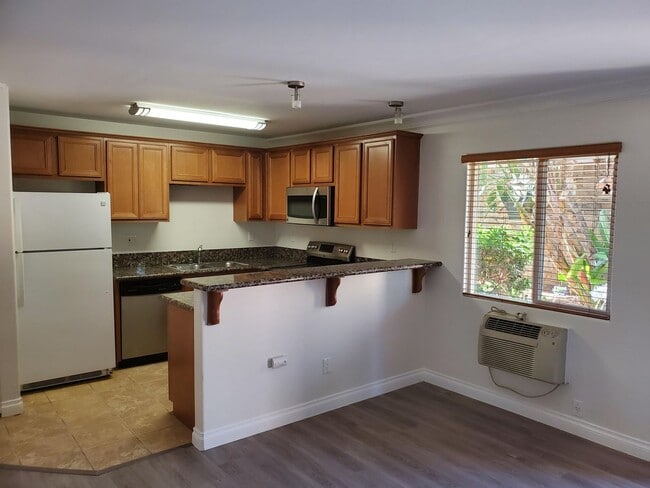 Photo - 800 N Mollison Ave