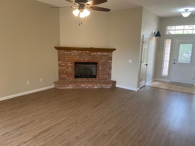 Photo - Super Clean Home in Stonebrook at Coffee Creek