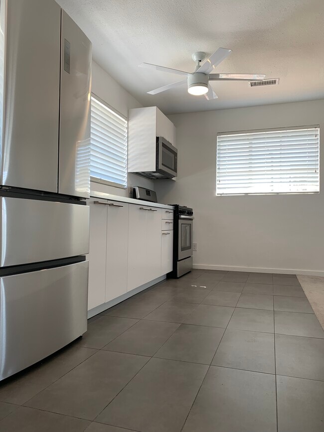 Photo - 746 W Turney Ave, Apt 8 Unit 8