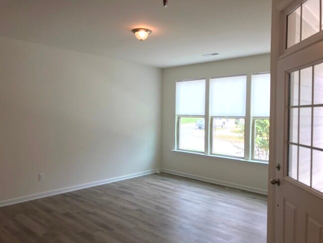 Photo - 1704 Shady Oaks Dr