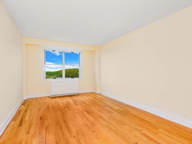Photo - 2400 Johnson Ave