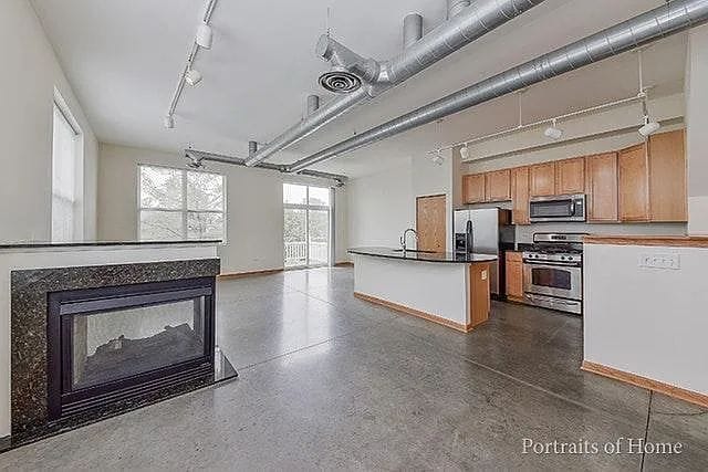 Photo - 1693 Town Center St