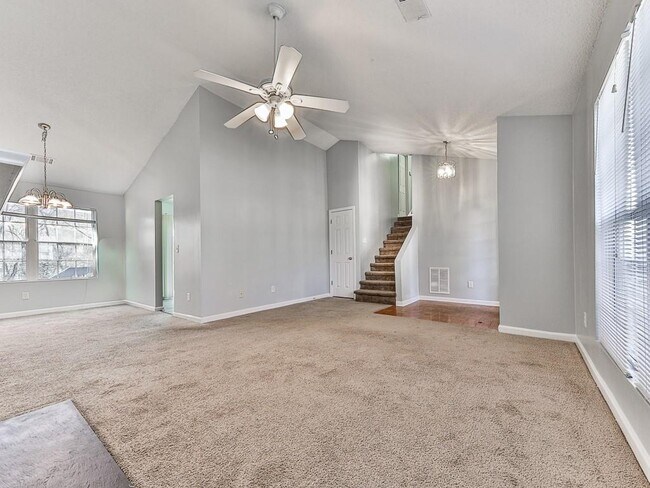 Photo - 4375 Yellow Rose Dr