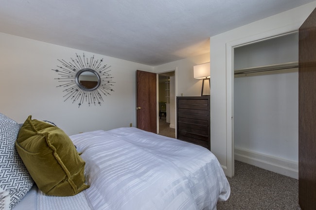 Photo - Brattle Drive Apartments