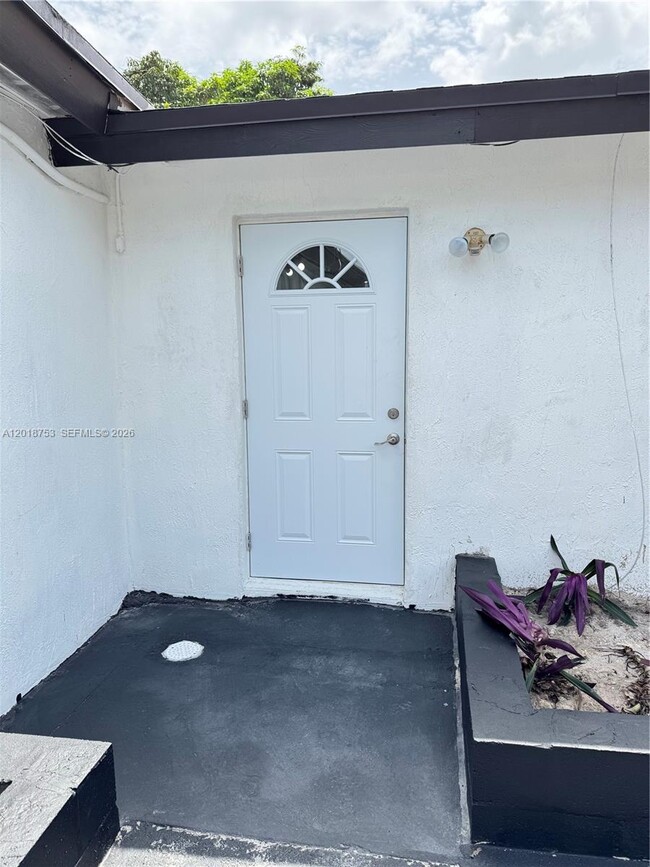 Building Photo - 414 NW 60th Way Unit 2
