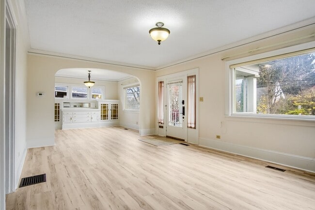 Photo - Beautiful 3 Bed, 1 Bath Rental Home in Irvington Portland!