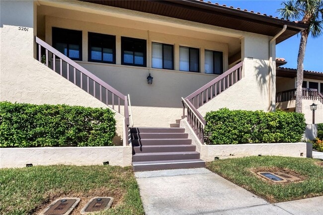 Photo - 5205 Lake Village Dr Unit 16