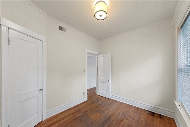 Photo - 1353 W Catalpa Ave