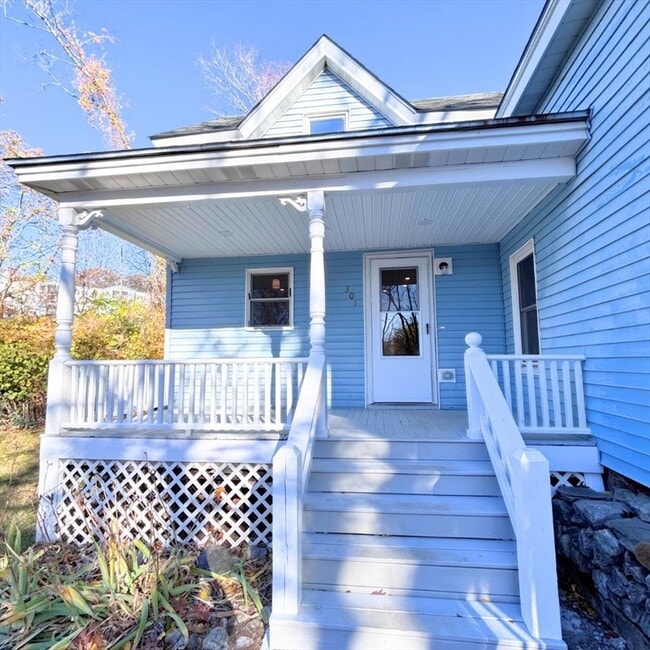 Photo - 301 Central St