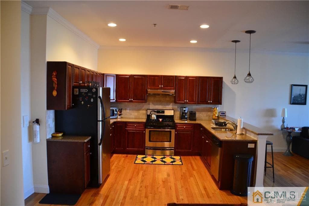 Photo - 547-547 Sayre Ave Apartment Unit 202