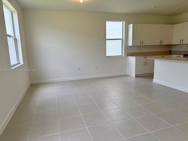 Photo - 2659 SE 24th St