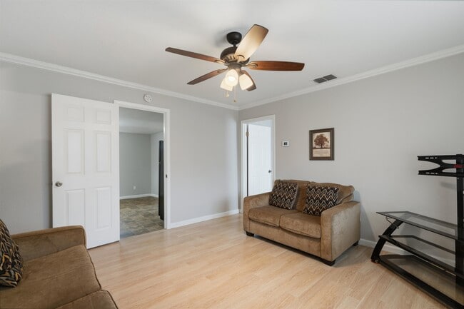 Photo - 1202 Gillis Ave