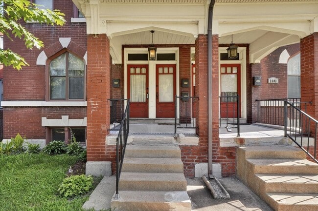 Photo - 2303-2305-2305 Russell Blvd Unit 1F