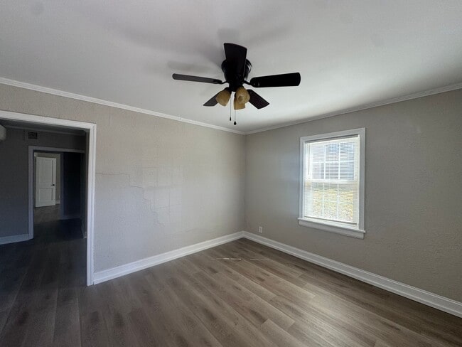 Photo - 2515 Ashe St Unidad RS