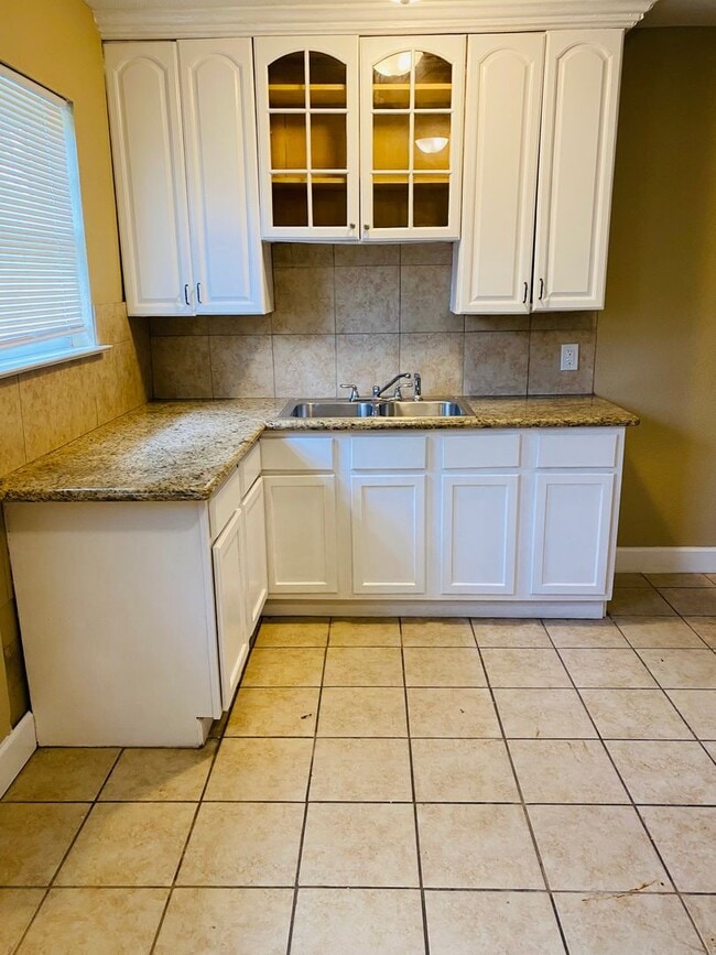 Photo - 5535 S Kenneth Ave