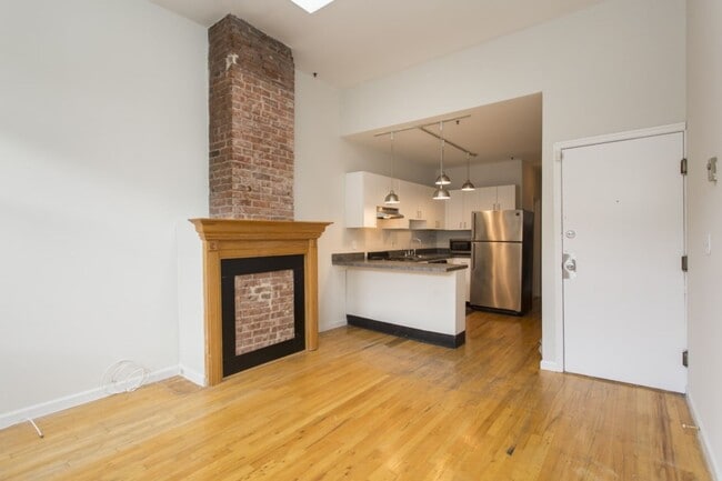 Building Photo - 509 Monroe St