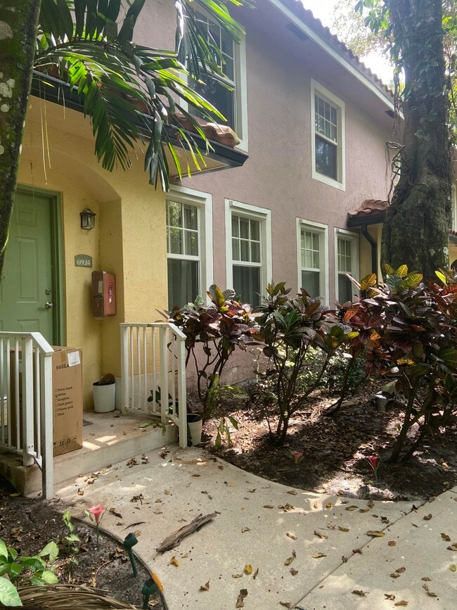 Photo - 6924 W Sample Rd Unit 6924