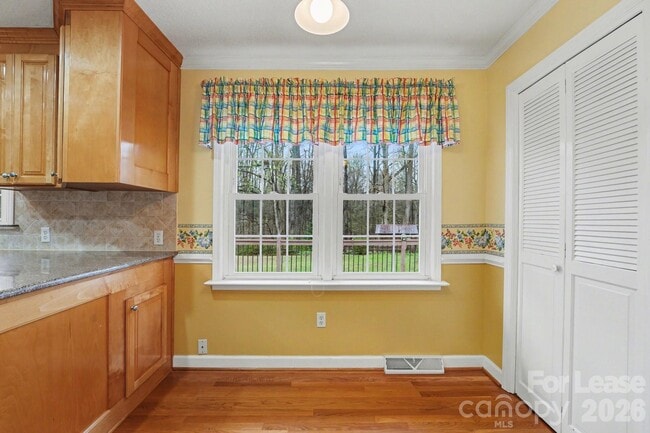 Photo - 11002 Harrisburg Rd