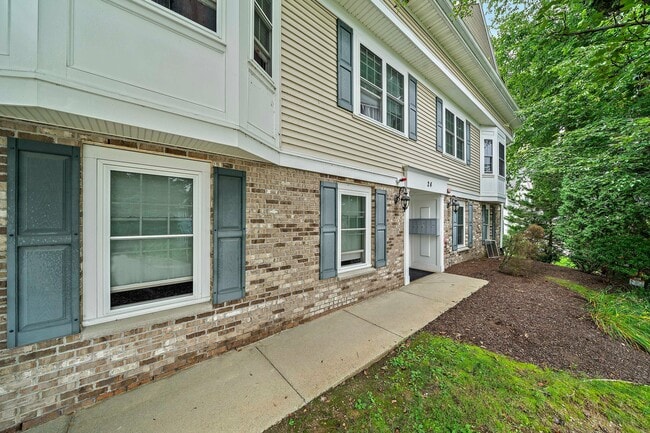 Photo - 24 Wall St Unit E