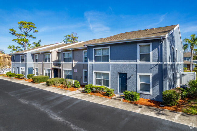 Pineview Apartments - Clearwater, Fl 