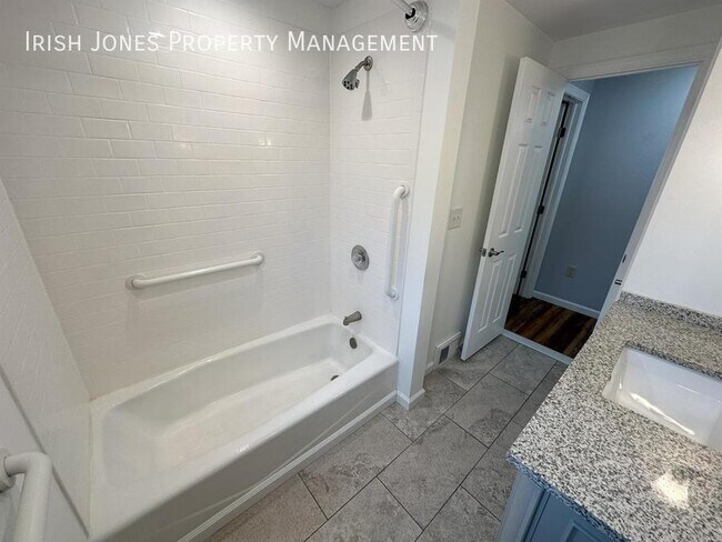 Photo - 208 Main St Unidad A4