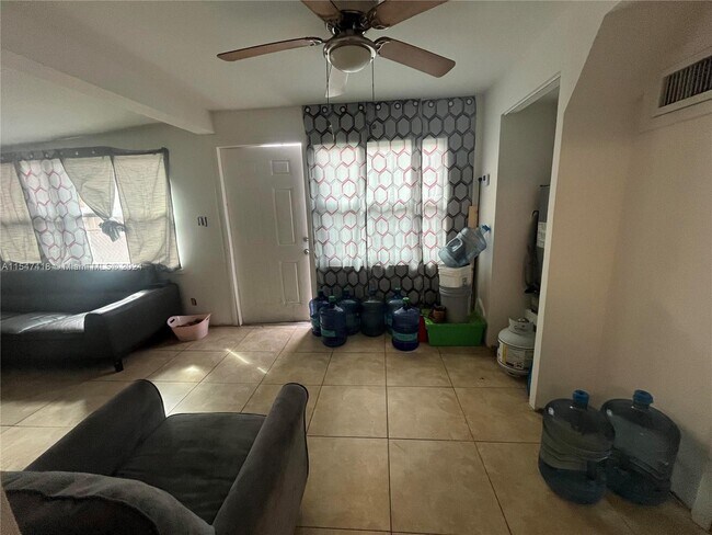 Photo - 1150 SW 24th Ave Apartment Unit Front