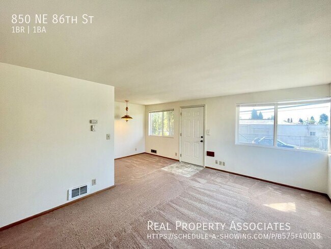 Photo - 850 NE 86th St
