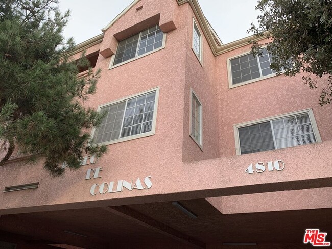 Building Photo - 4810 S La Brea Ave Unit 107 Rental