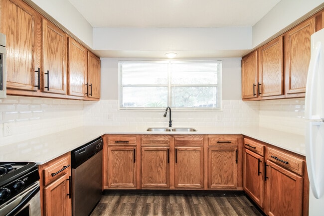 Photo - 7314 Saunders Rd